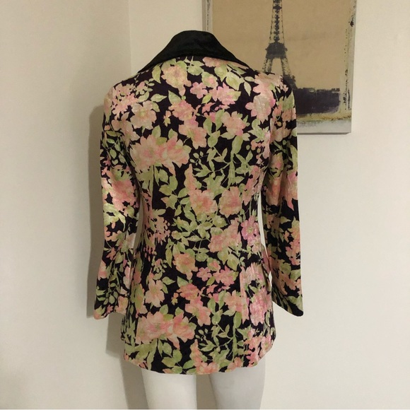 Vintage Peaked Lapel Spring Floral Blazer 6 - Picture 6 of 9